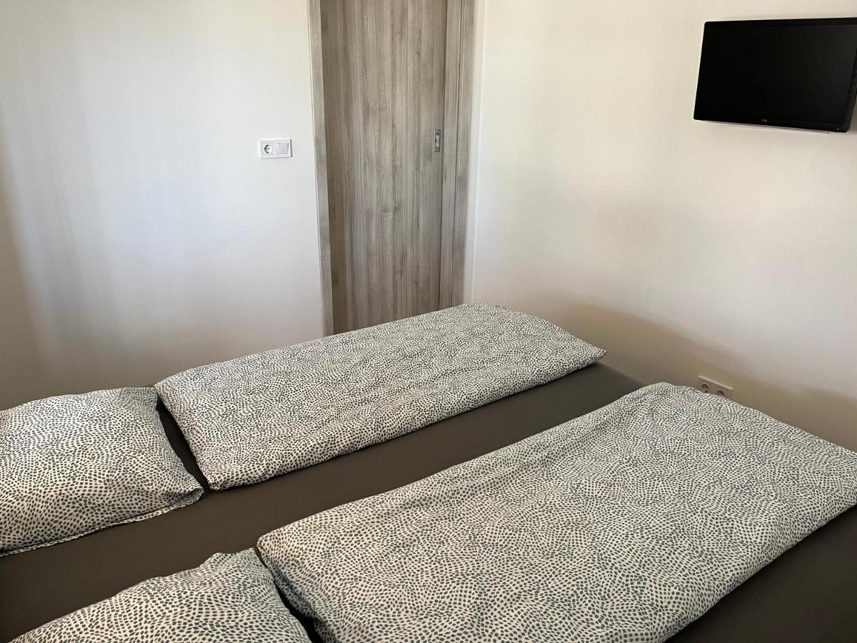 Rajczi Apartman Mohács Esterno foto